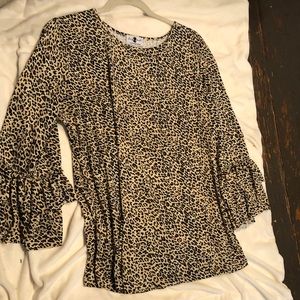 DAINTY JEWELL’S LEOPARD PRINT TOP SIZE L. #91